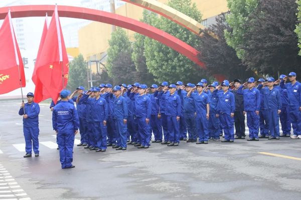 衛輝市第一支企業民兵連成立！